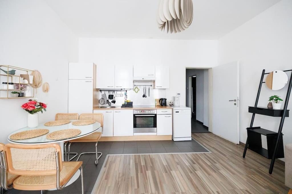 RG 5 Stylish Haven-Near Brunnenmarkt