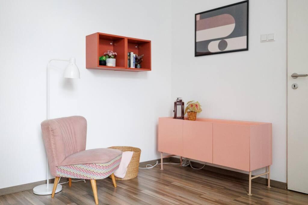 RG 5 Stylish Haven-Near Brunnenmarkt