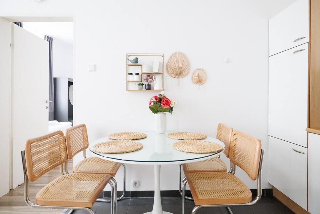 RG 5 Stylish Haven-Near Brunnenmarkt