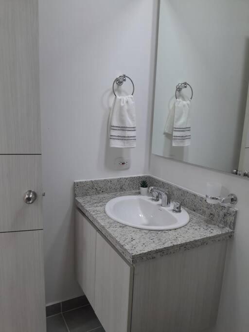 Aqualina orange Girardot