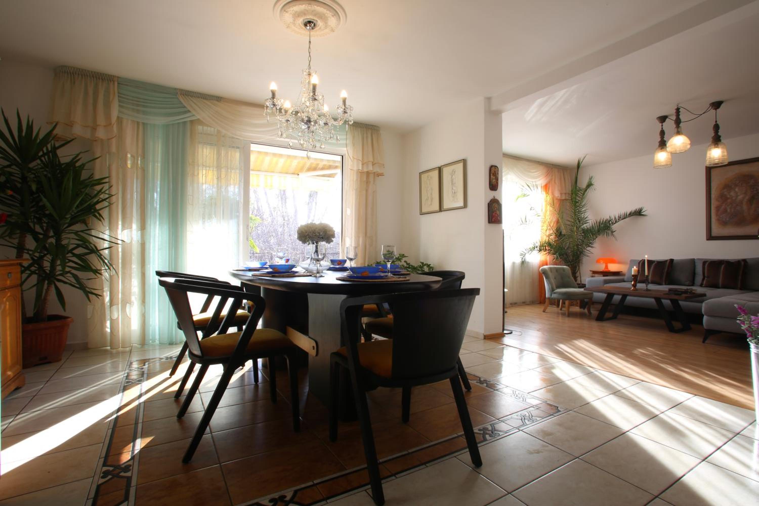 Private summer villa close to the black sea