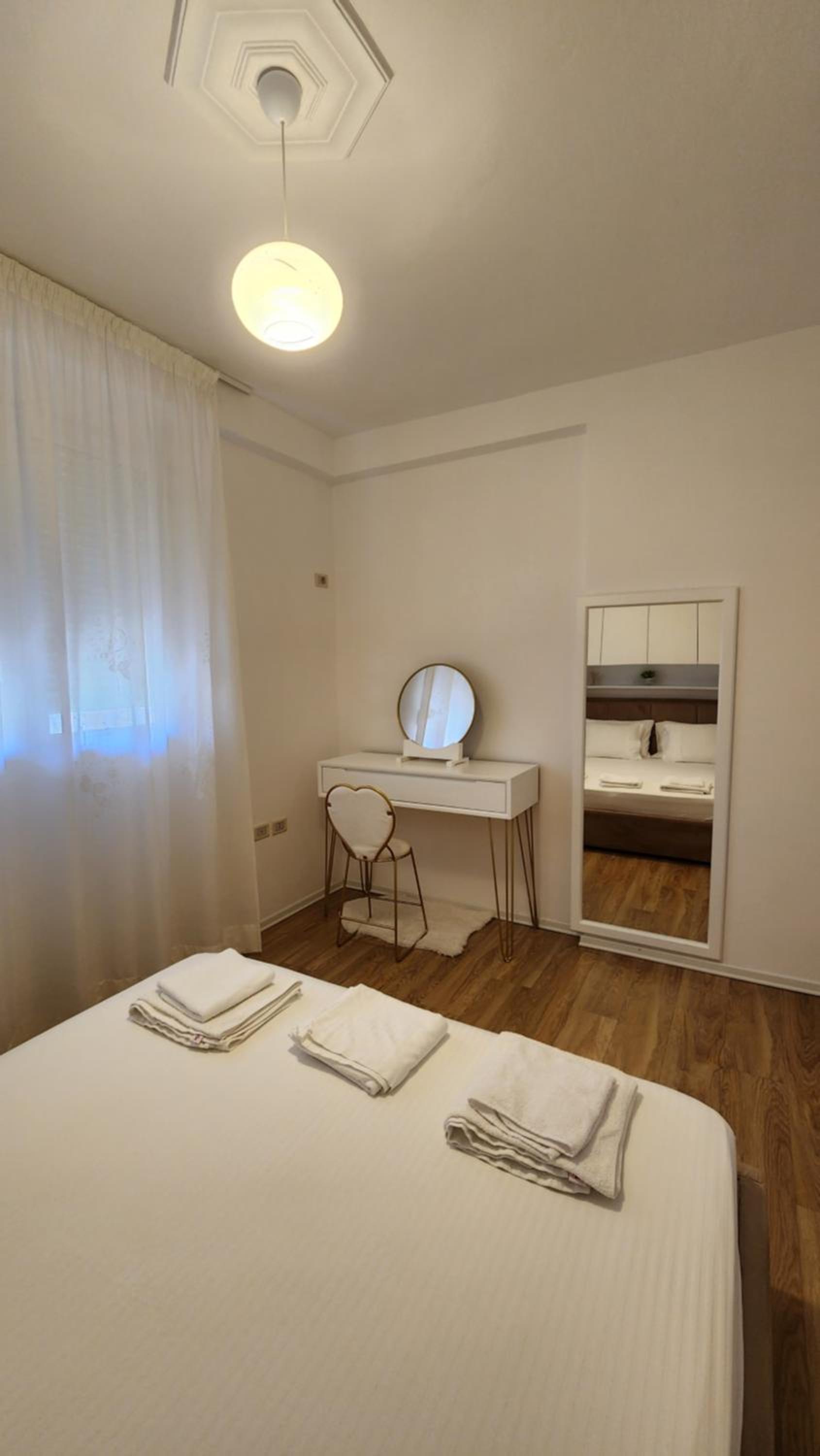 Viola Apartments 2 Min to Beach