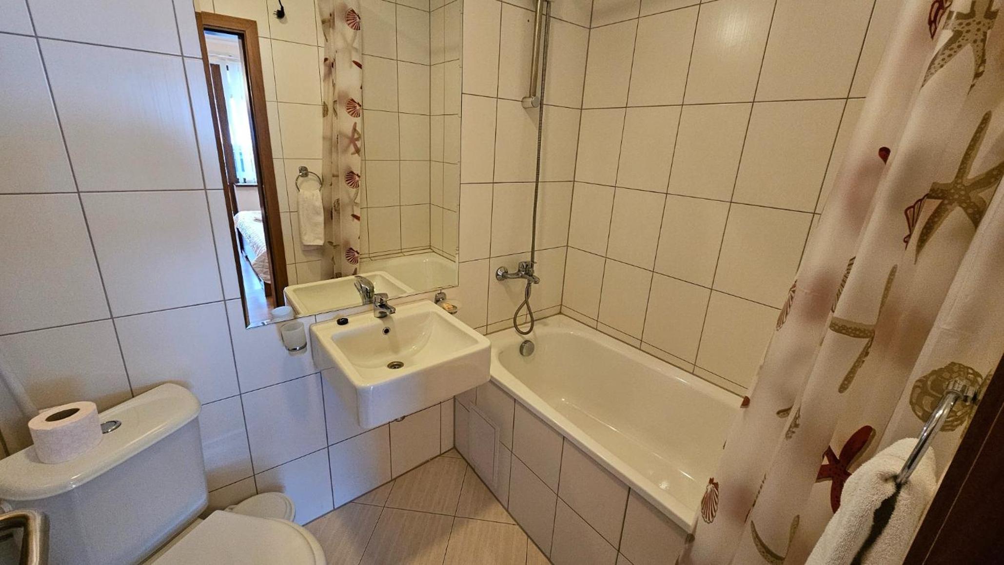 SNOW PEAK TODORKA AND VIHREN APARTAMENT /NEXT TO THE LIFT/ 7 PERSONS/