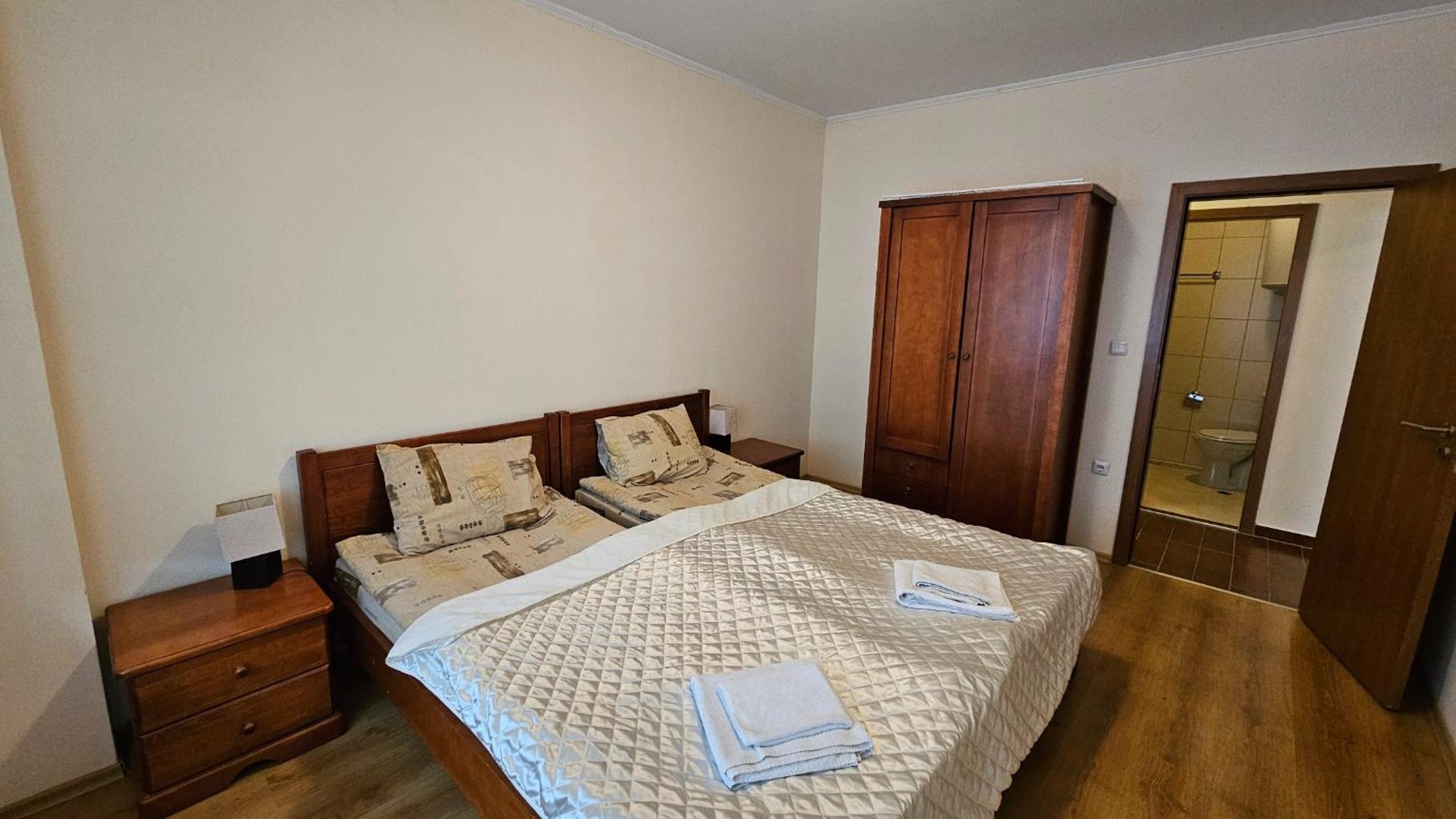 SNOW PEAK TODORKA AND VIHREN APARTAMENT /NEXT TO THE LIFT/ 7 PERSONS/