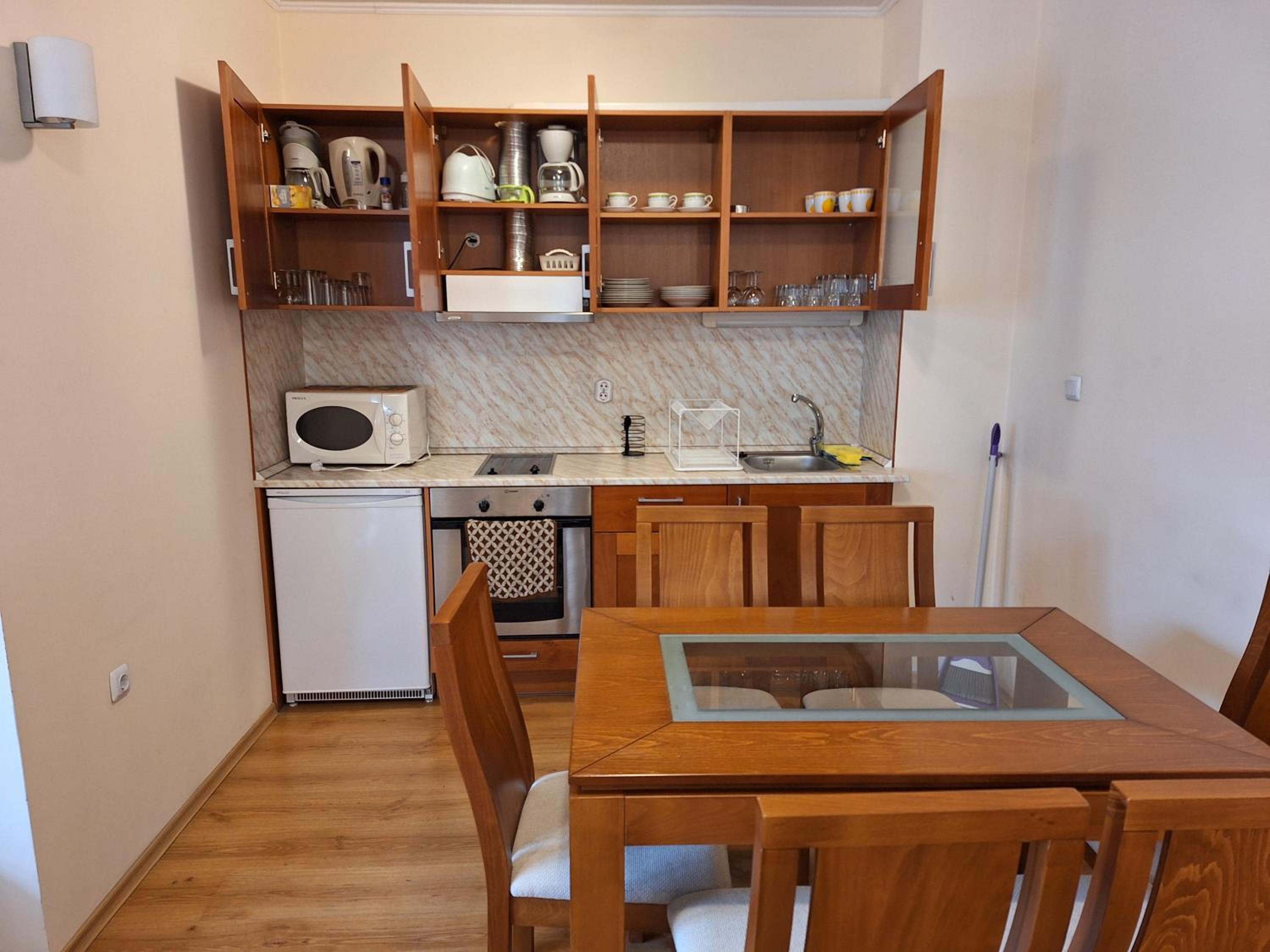 SNOW PEAK TODORKA AND VIHREN APARTAMENT /NEXT TO THE LIFT/ 7 PERSONS/