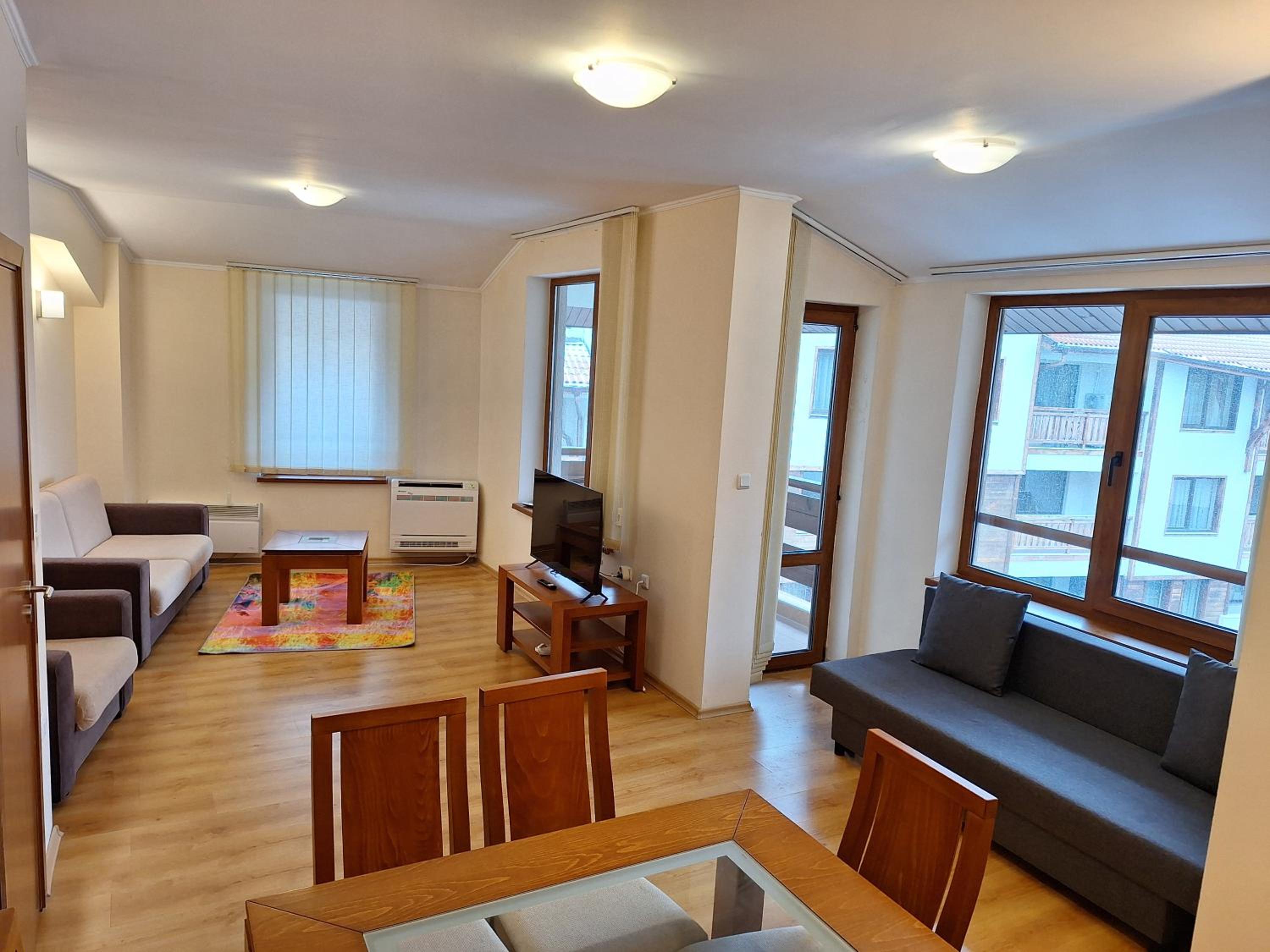 SNOW PEAK TODORKA AND VIHREN APARTAMENT /NEXT TO THE LIFT/ 7 PERSONS/
