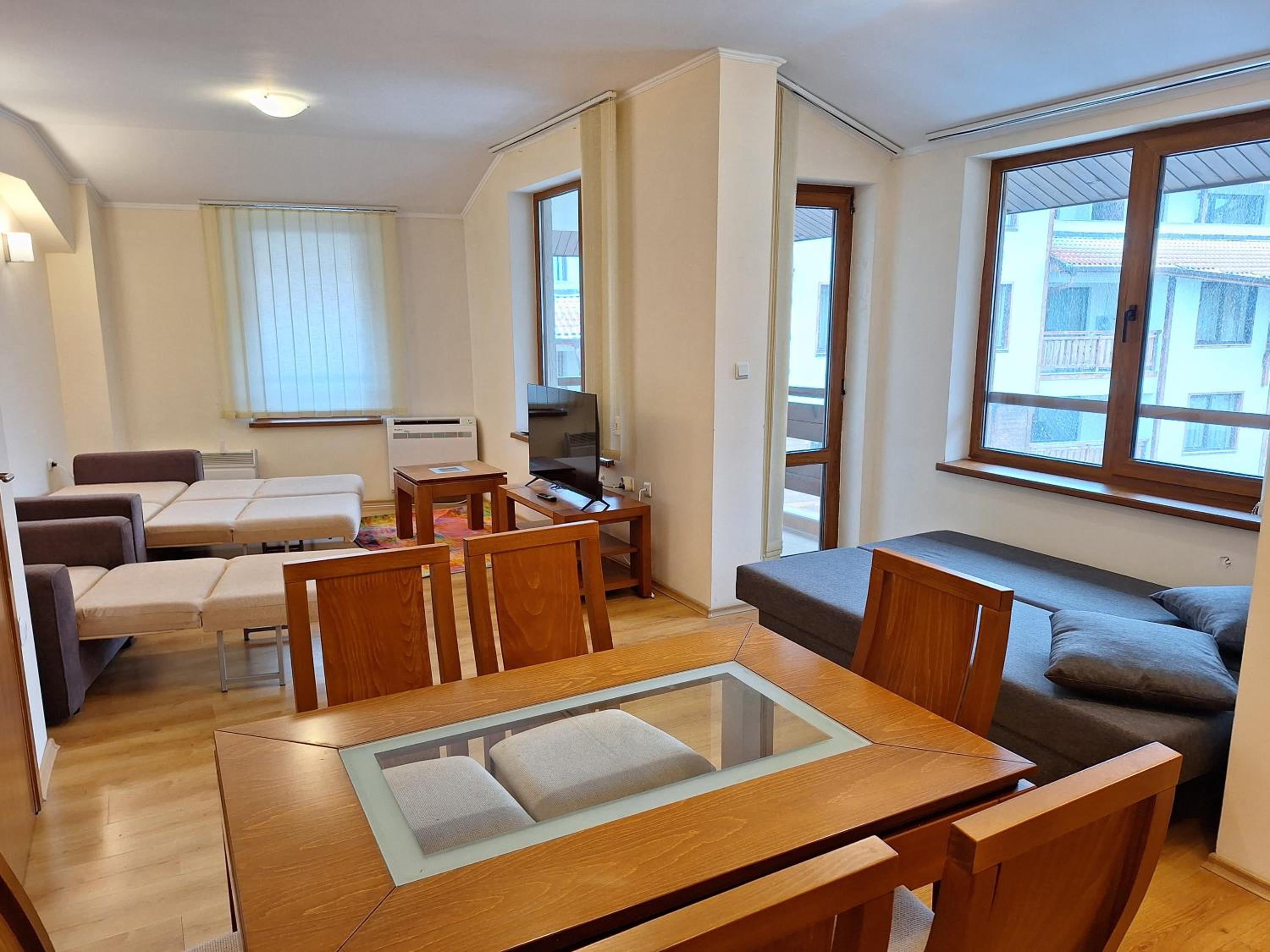 SNOW PEAK TODORKA AND VIHREN APARTAMENT /NEXT TO THE LIFT/ 7 PERSONS/