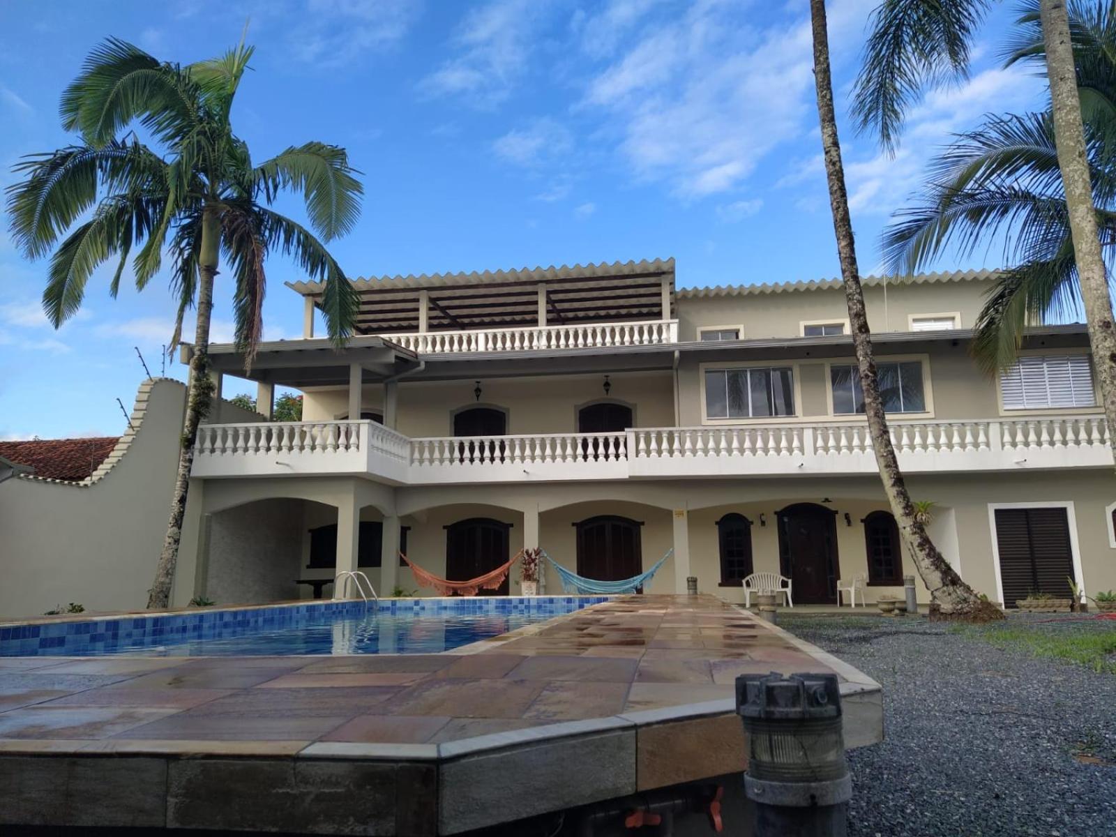 Carnaval a partir 5 diárias - 15 pessoas- Linda Casa de praia com Super piscina 12x5 Novinha com 3 níveis, Wi-Fi, Tv led,jardim , churrasqueira completa