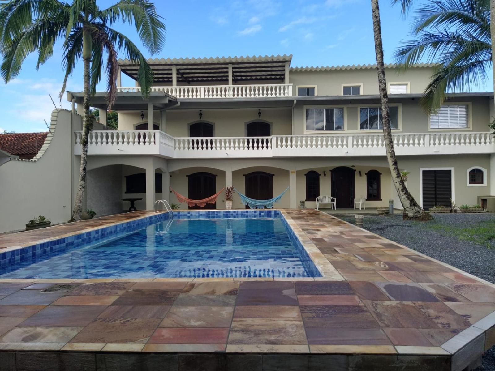 Carnaval a partir 5 diárias - 15 pessoas- Linda Casa de praia com Super piscina 12x5 Novinha com 3 níveis, Wi-Fi, Tv led,jardim , churrasqueira completa
