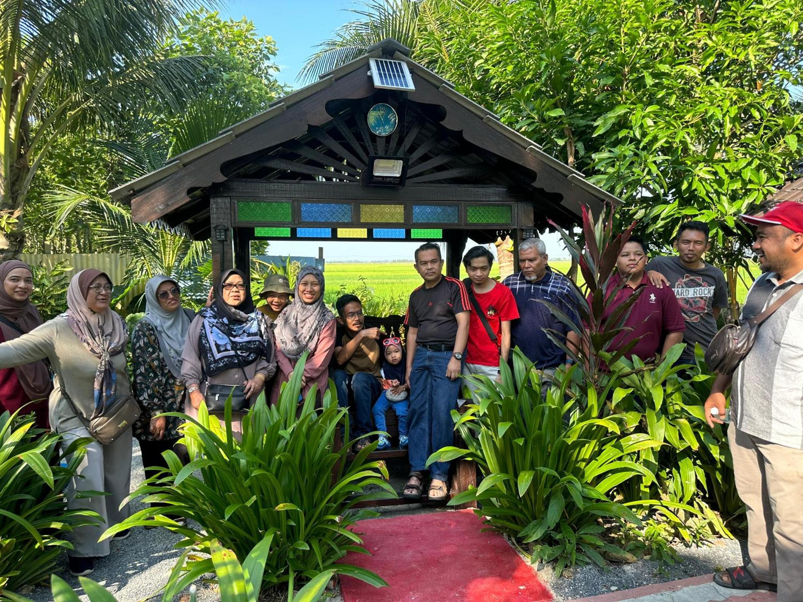 Kubang Sepat HomeStay