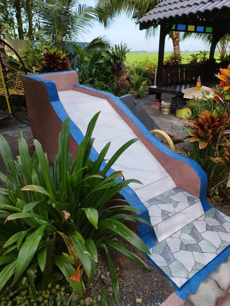 Kubang Sepat HomeStay