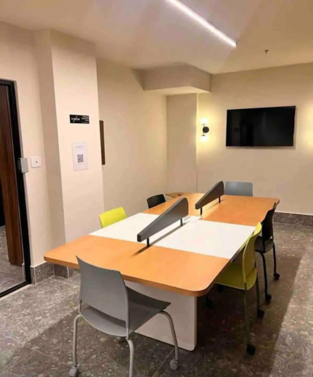 Lindo Studio entre a estação carioca e cinelandia.
