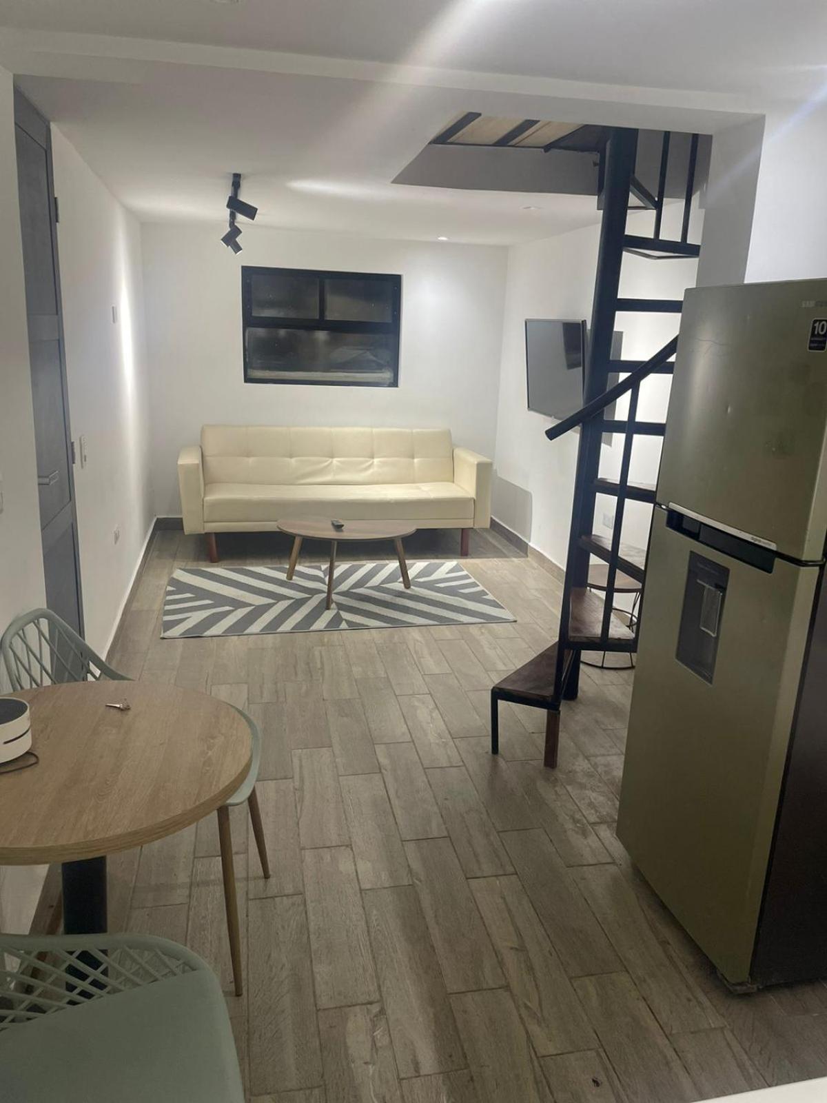 Apartmanto duplex de 2 alcobas estadio laurles la 70