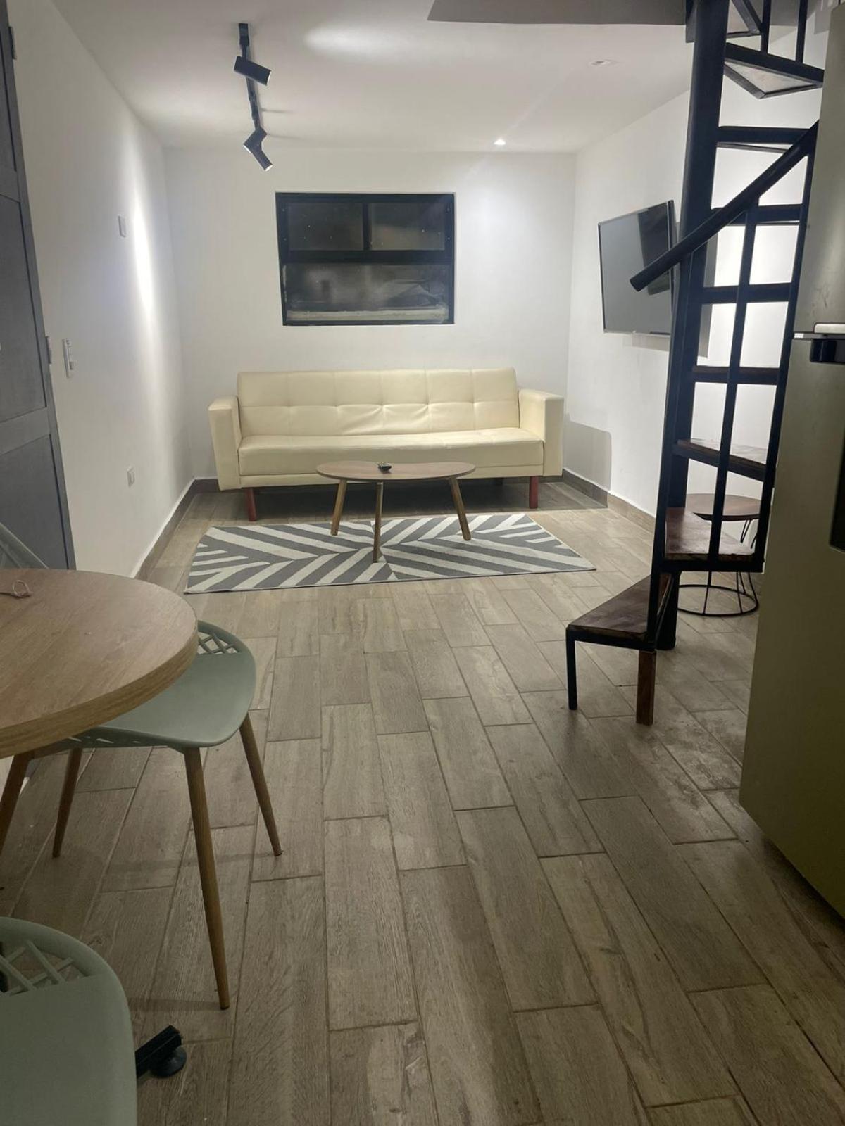 Apartmanto duplex de 2 alcobas estadio laurles la 70