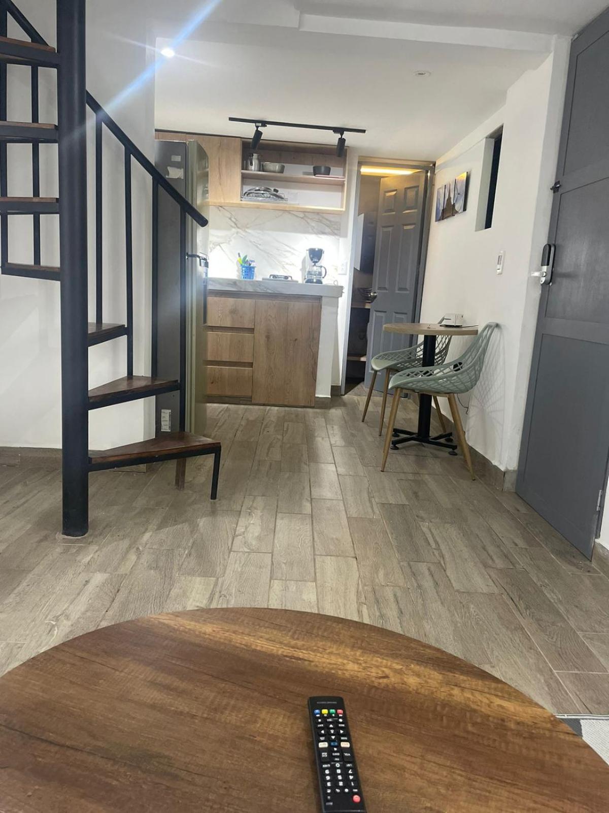 Apartmanto duplex de 2 alcobas estadio laurles la 70