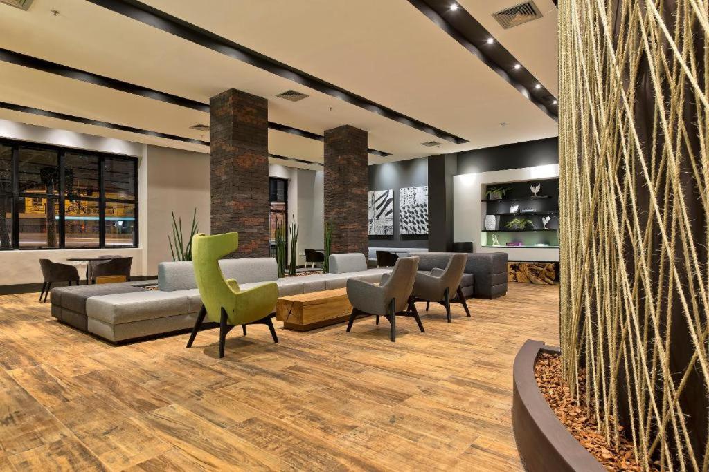 HOTEL in AVENIDA IBIRAPUERA , QUARTO LUXUOSO , CUSTO BENEFÍCIO