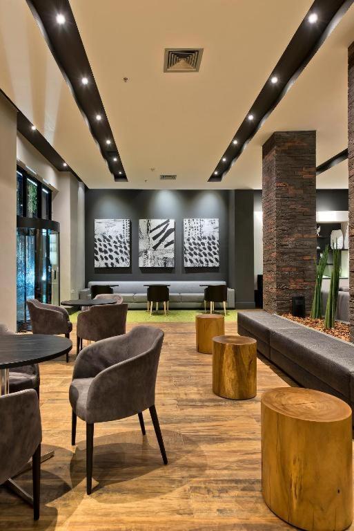 HOTEL in AVENIDA IBIRAPUERA , QUARTO LUXUOSO , CUSTO BENEFÍCIO