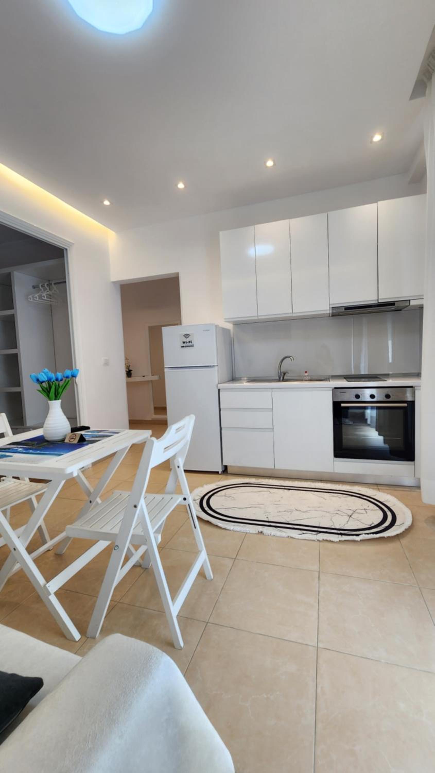 Viola Apartments 2 Min to Beach