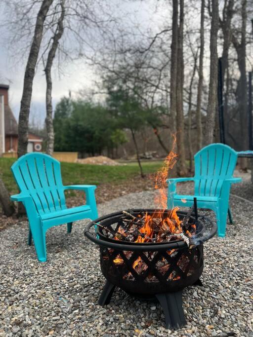 Entire cottage, Firepit, BBQ, in & out pool access view 5