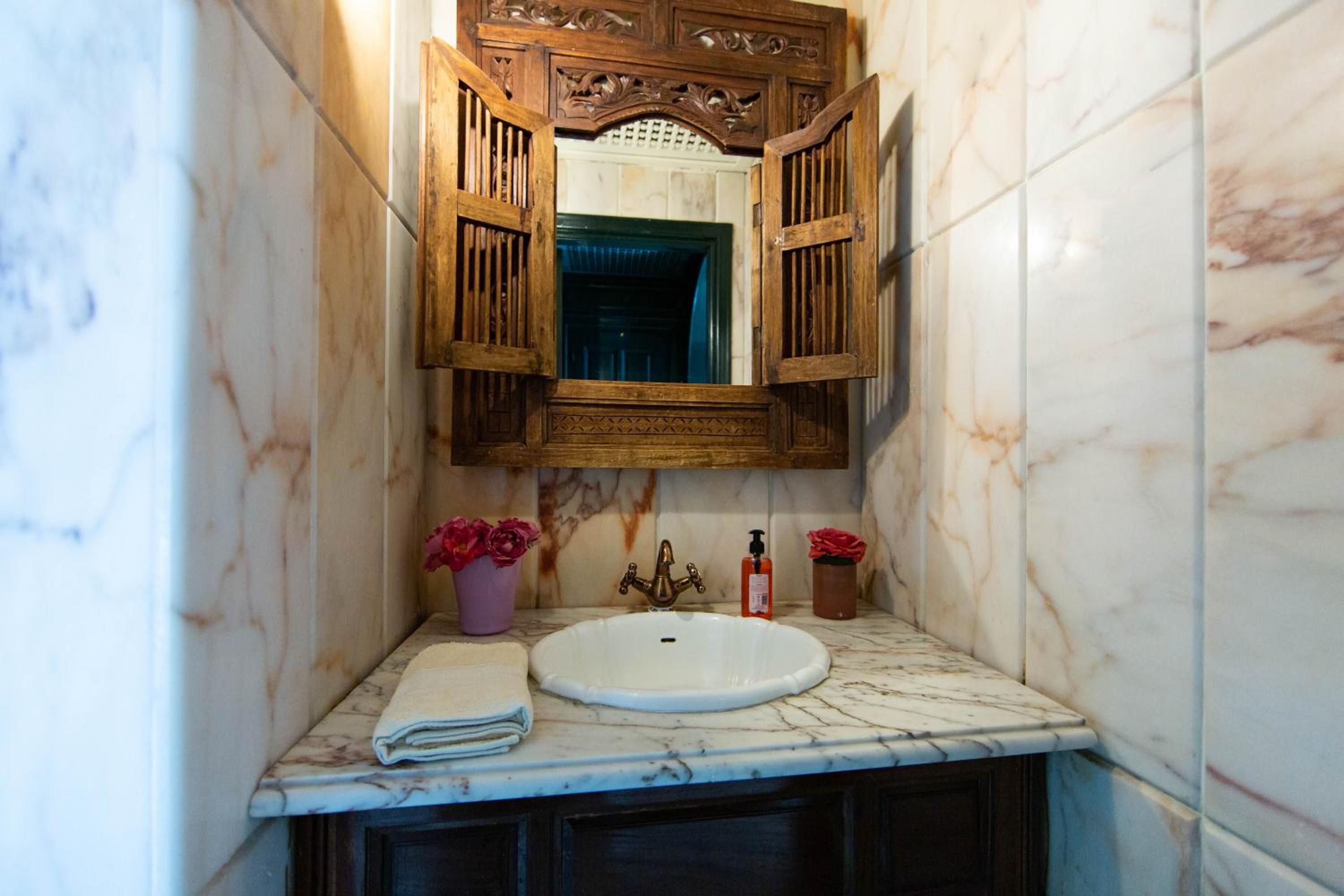 Arabesque House