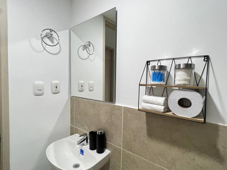 Apt Gran vista, agua caliente, parqueadero Privado