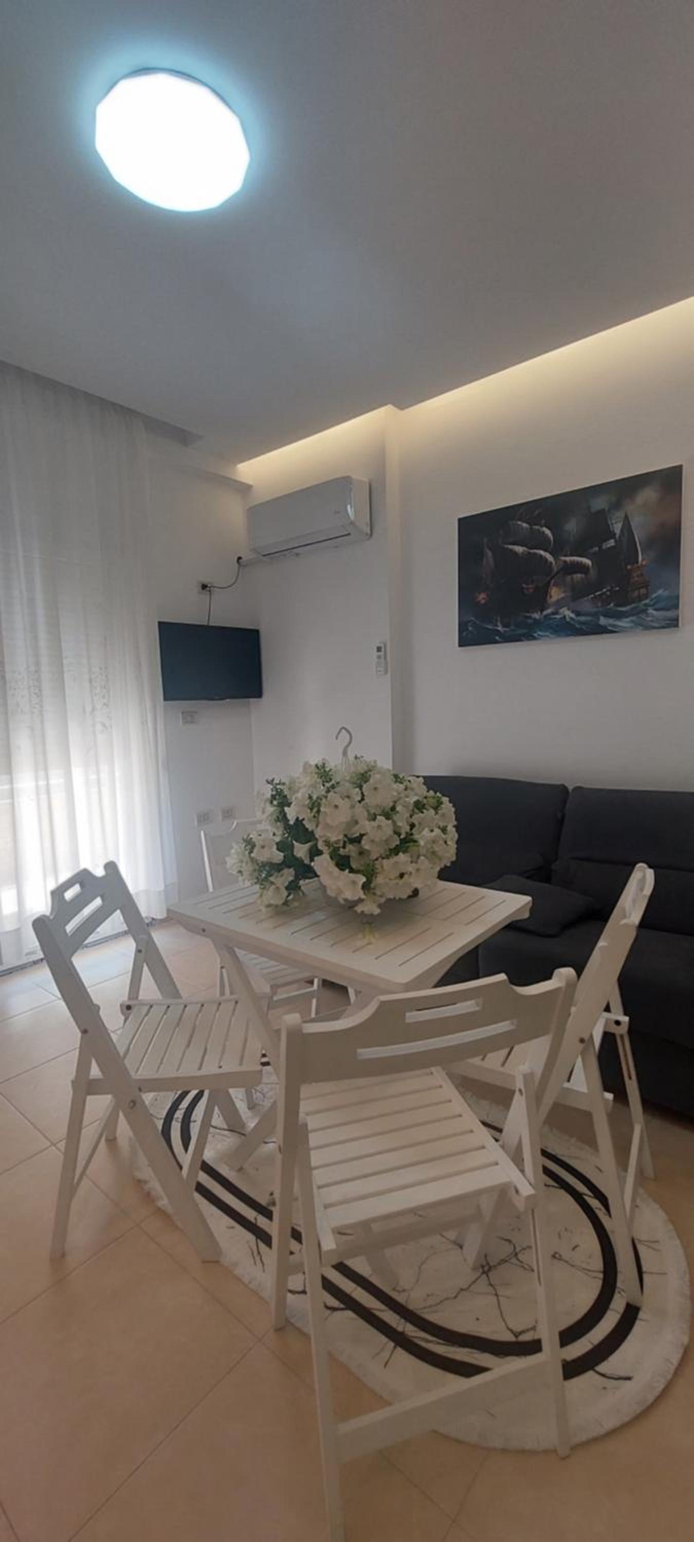 Viola Apartments 2 Min to Beach