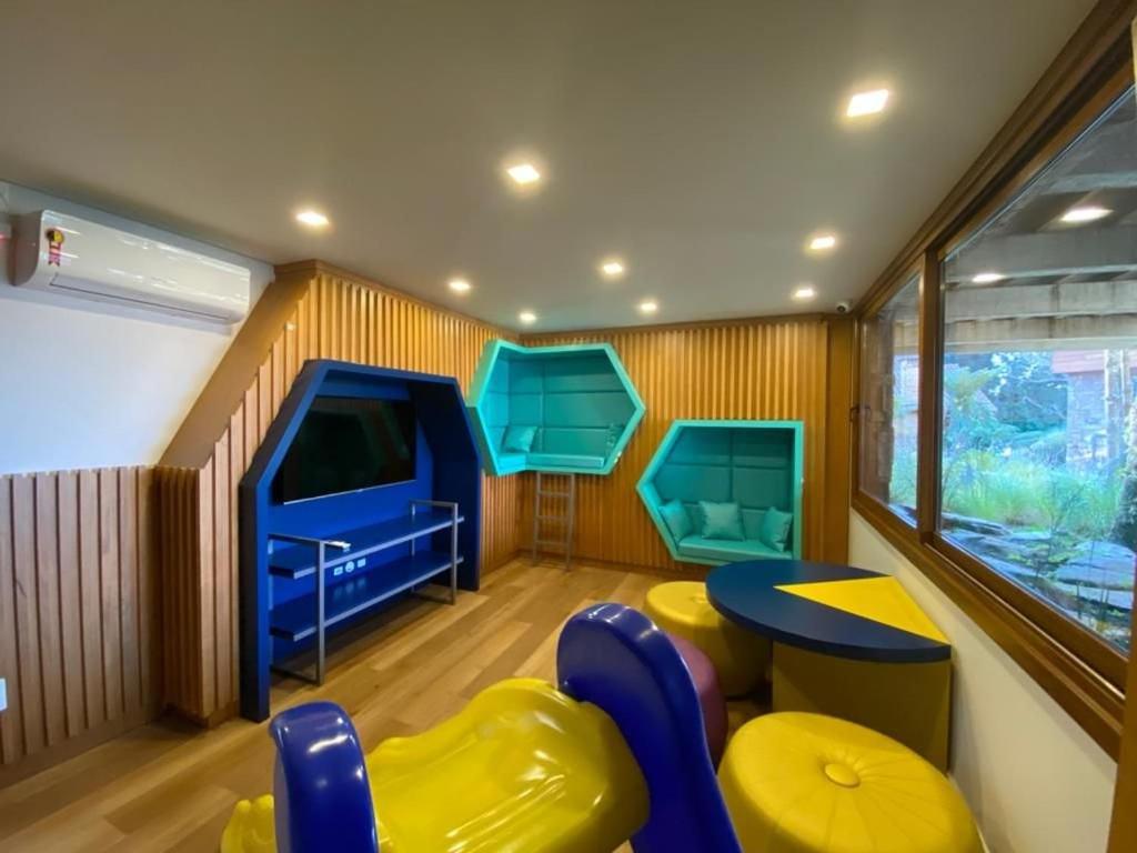 Apartamento c/ 2 suítes em Canela por Pense Gramado