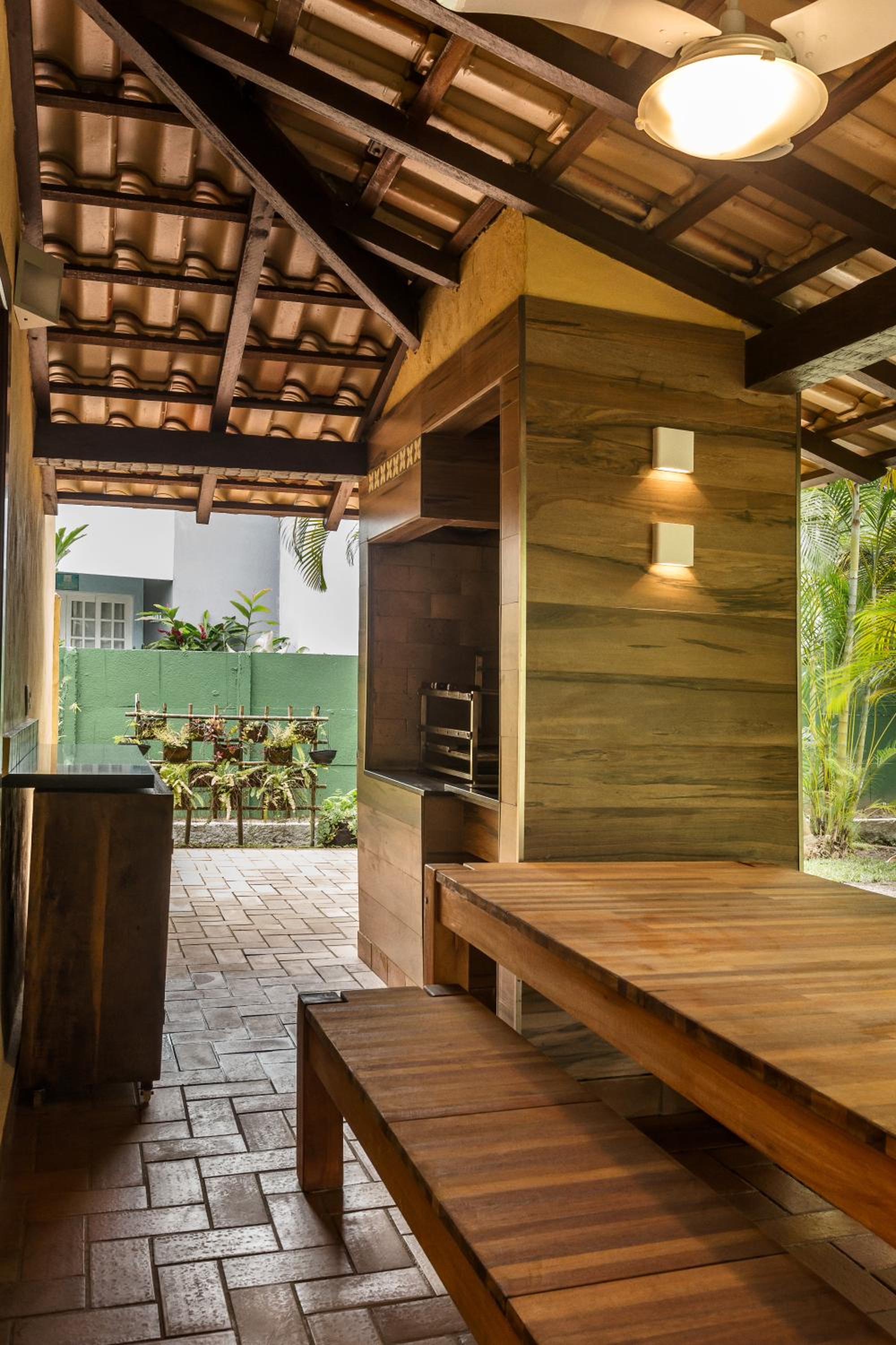 Charmosa casa de praia no Village do Camburizinho!