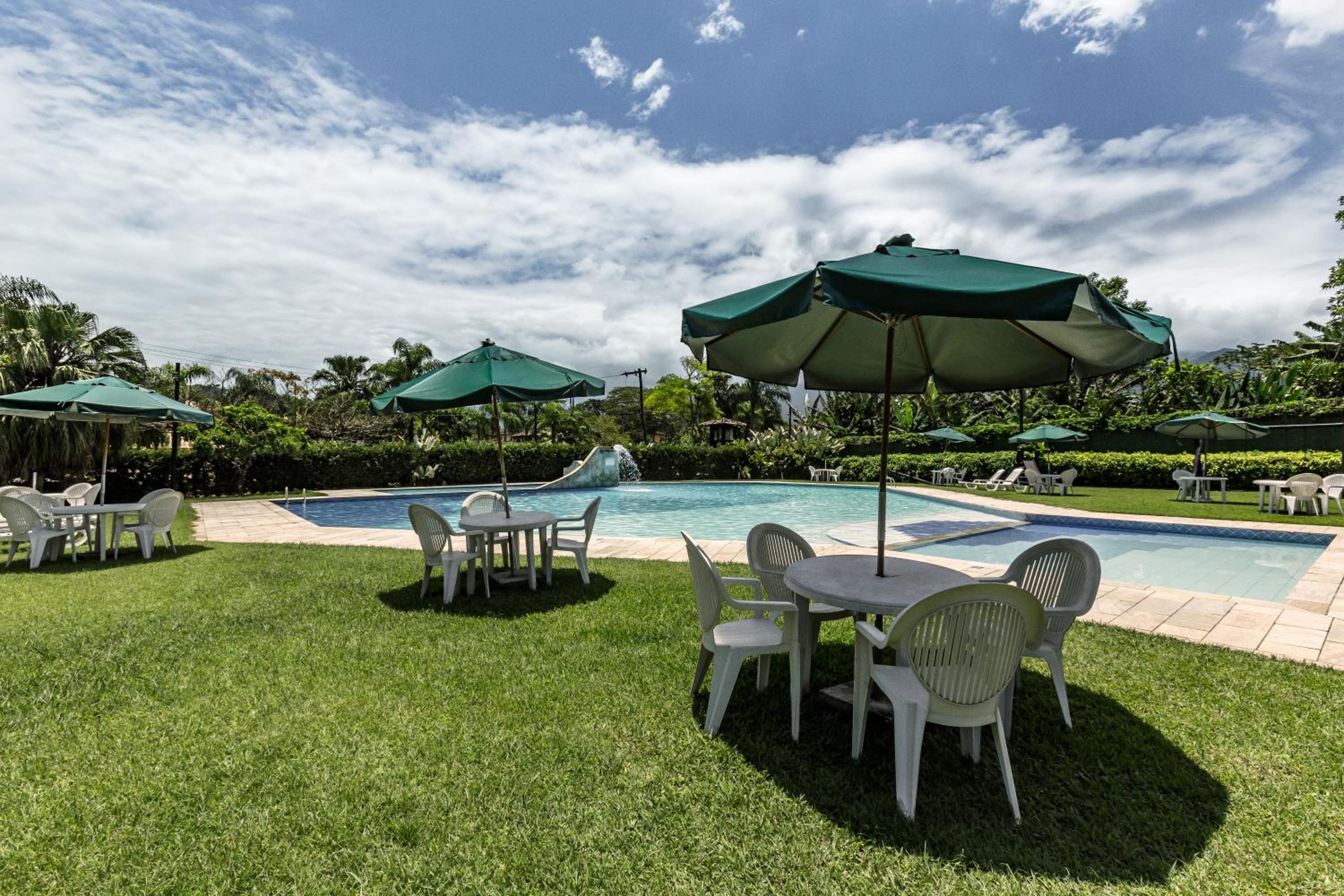 Charmosa casa de praia no Village do Camburizinho!