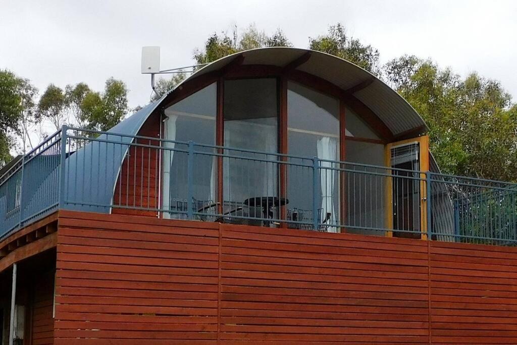 The Roundhouse-Waterfront Stay