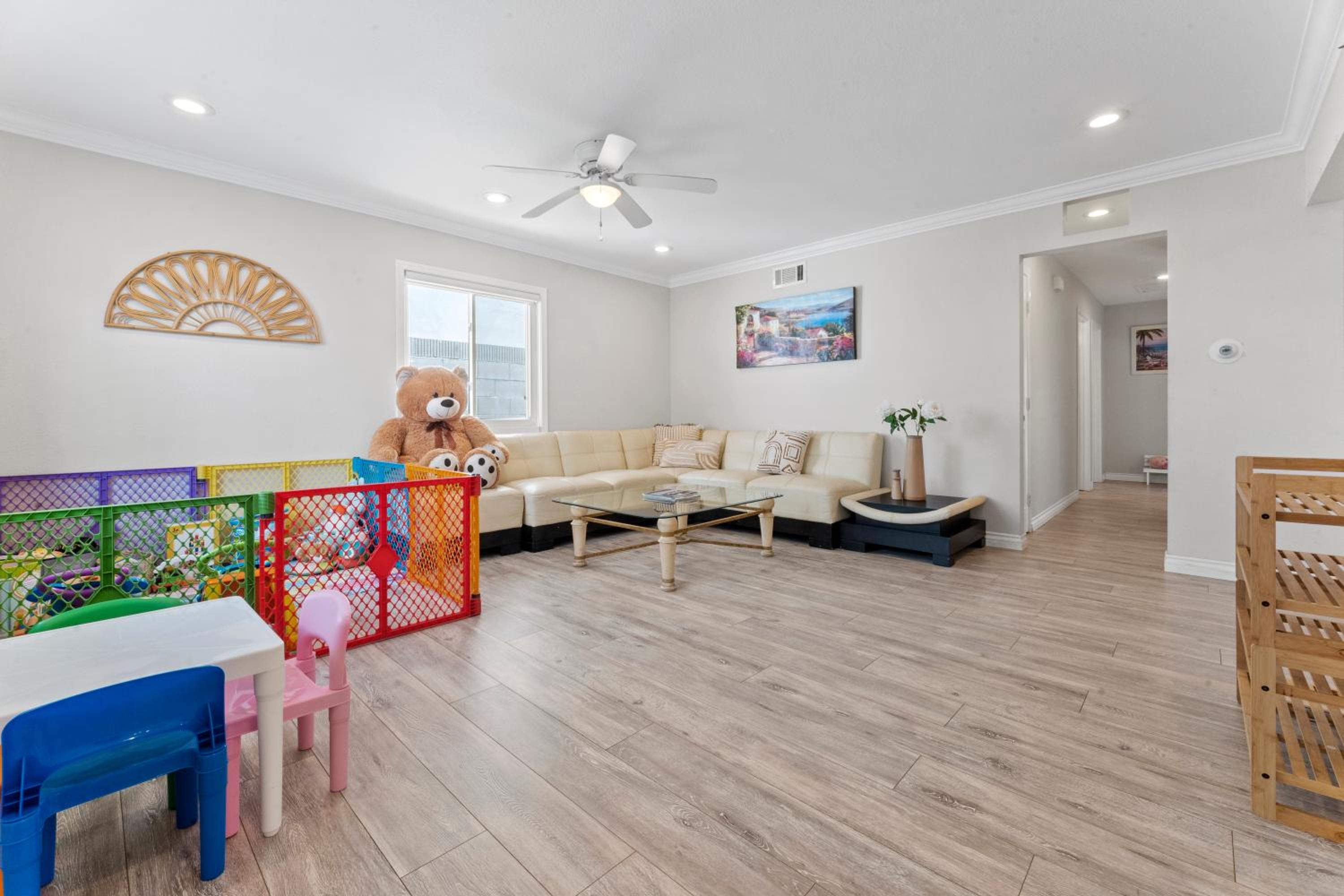 Peaceful Home Near Beach & Disneyland view 4