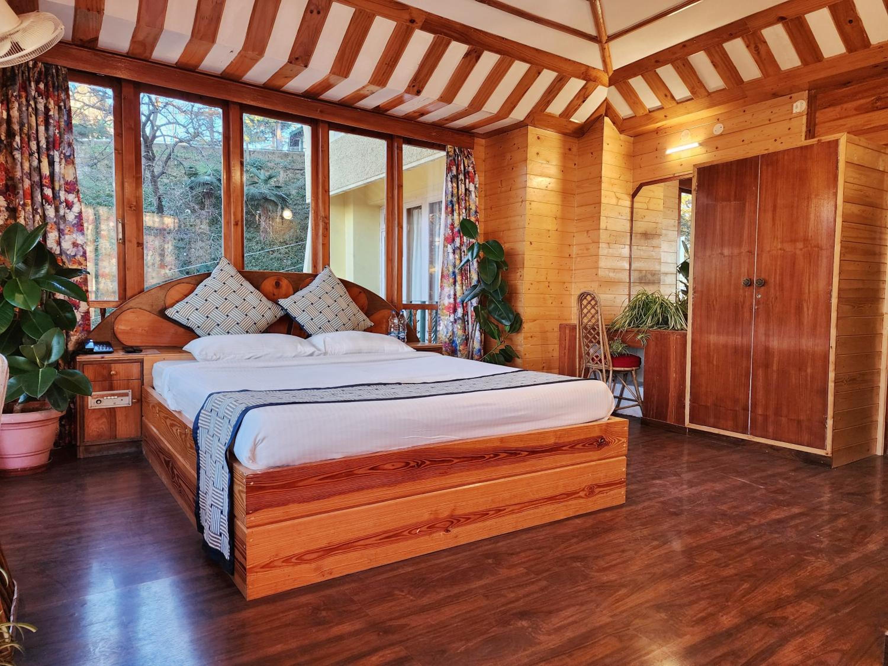 Hotel Pineview Shimla