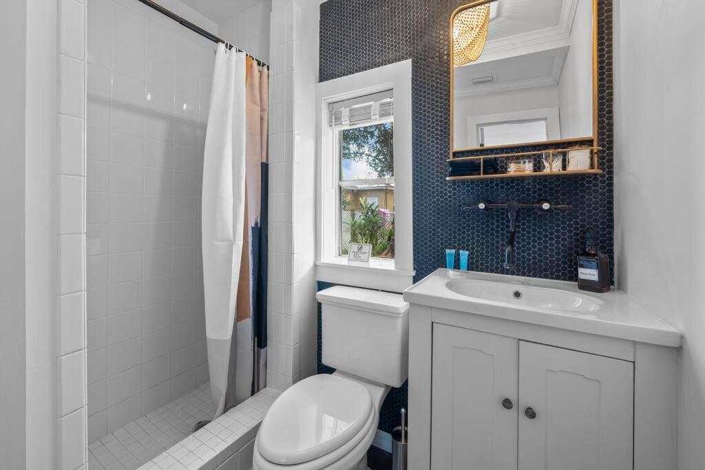 Comfy Modern Farmhouse Cottage w/ Private Patio! view 2