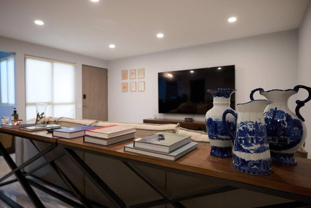 Luxury Chic& cozy apartment in heart of Roma Norte view 3