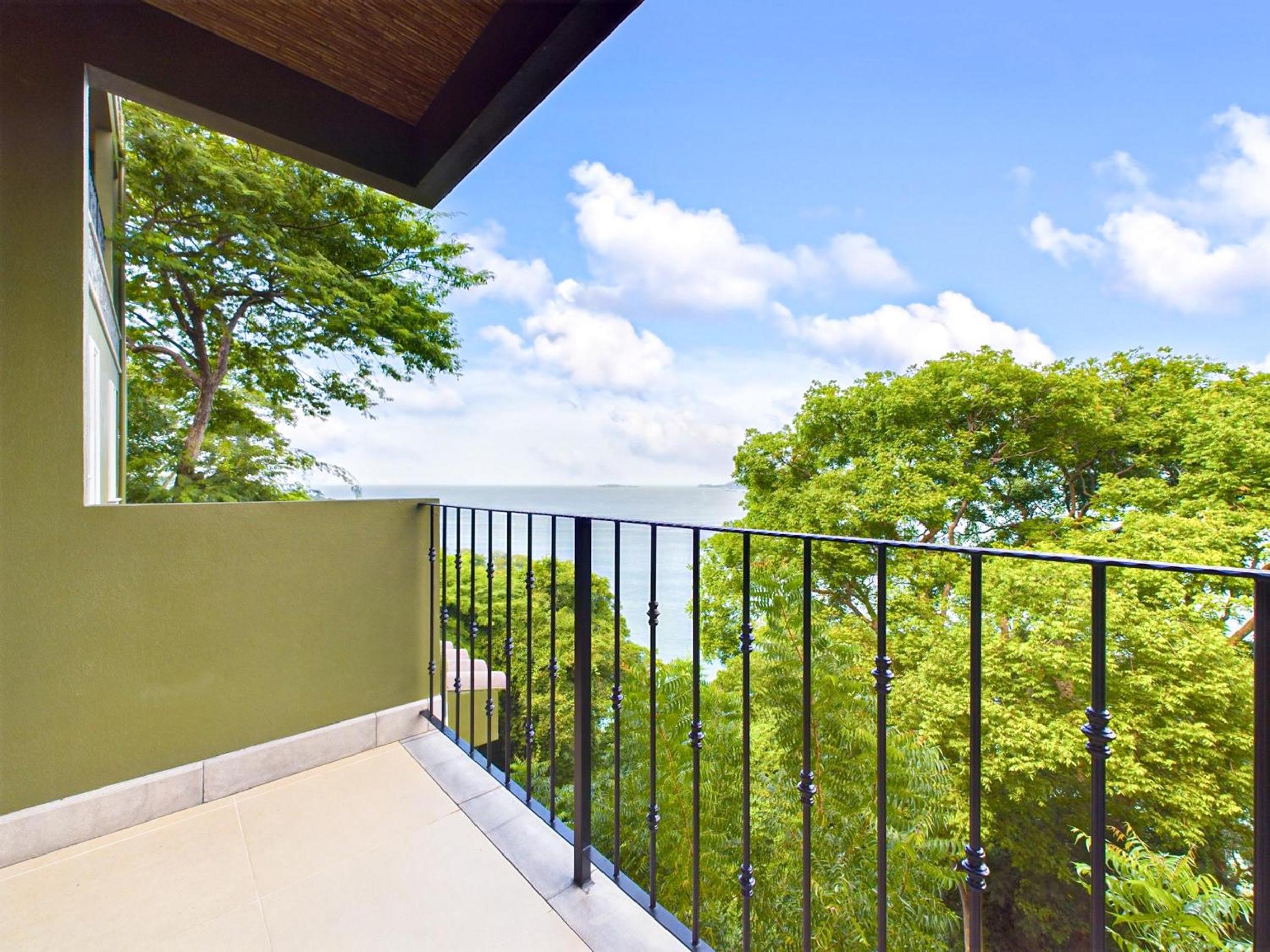 360 Splendor 307A-Ocean View 2 Br Condo-Breakfast