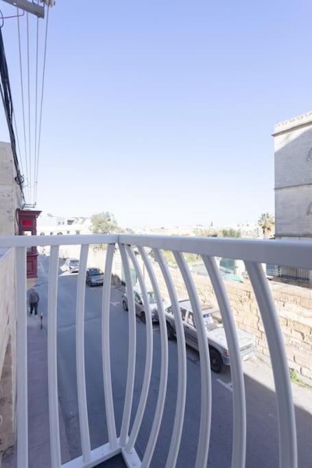 Full Air-conditioned, 2 Bedroom Apt. view 3