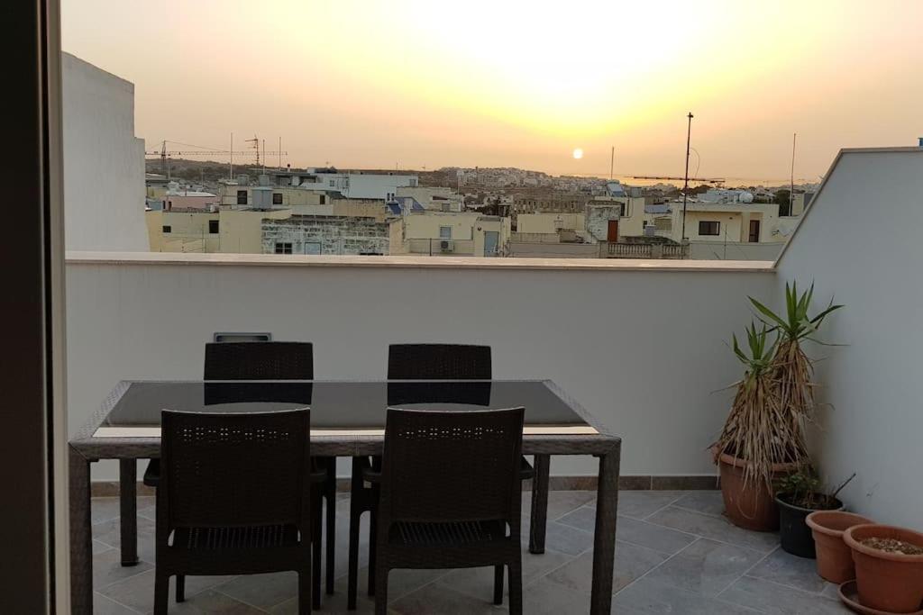 Stunning Penthouse. Fully A/C 95sqm one bedroom view 5