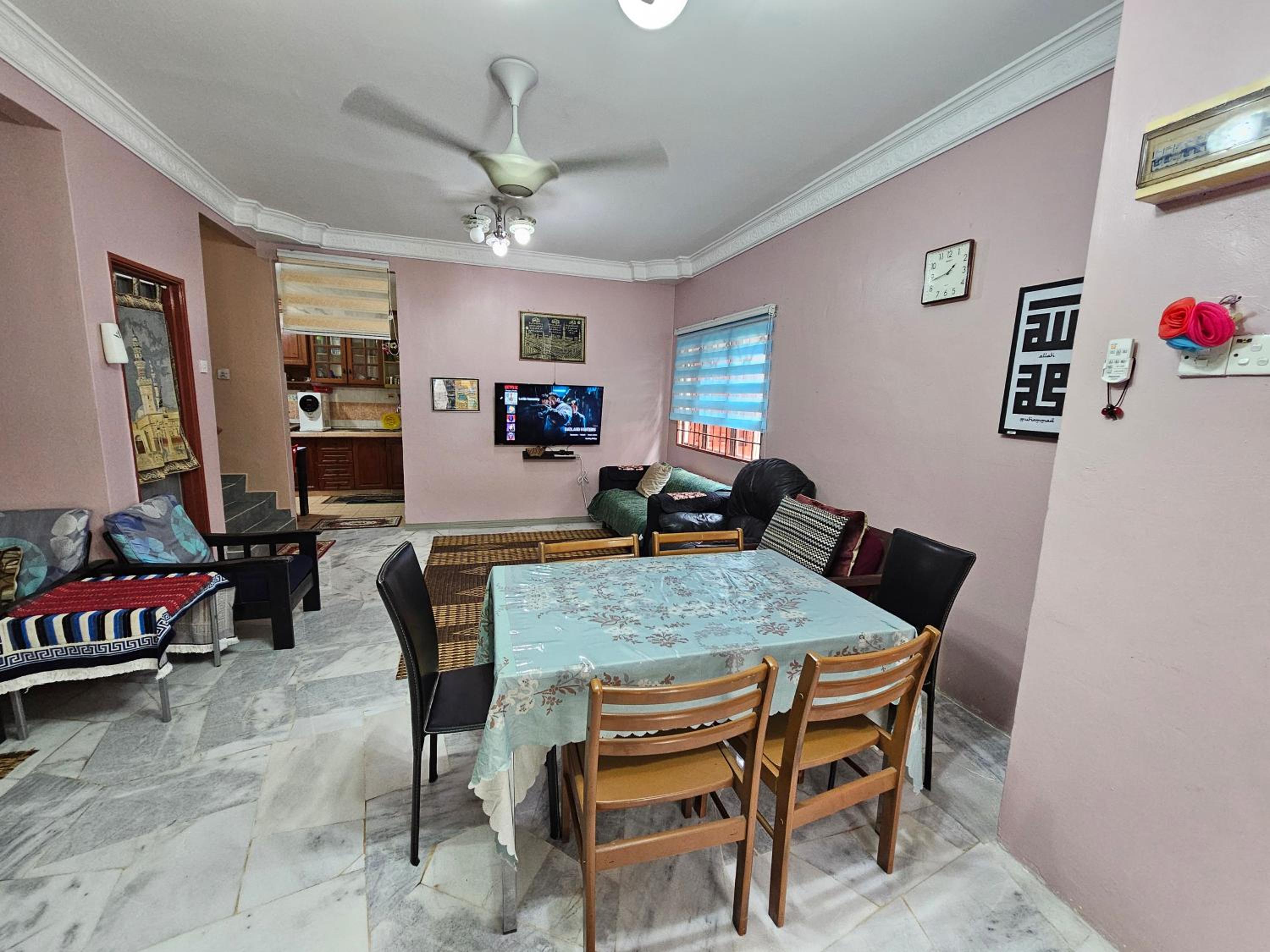 Homestay LaNik Saujana Utama 2