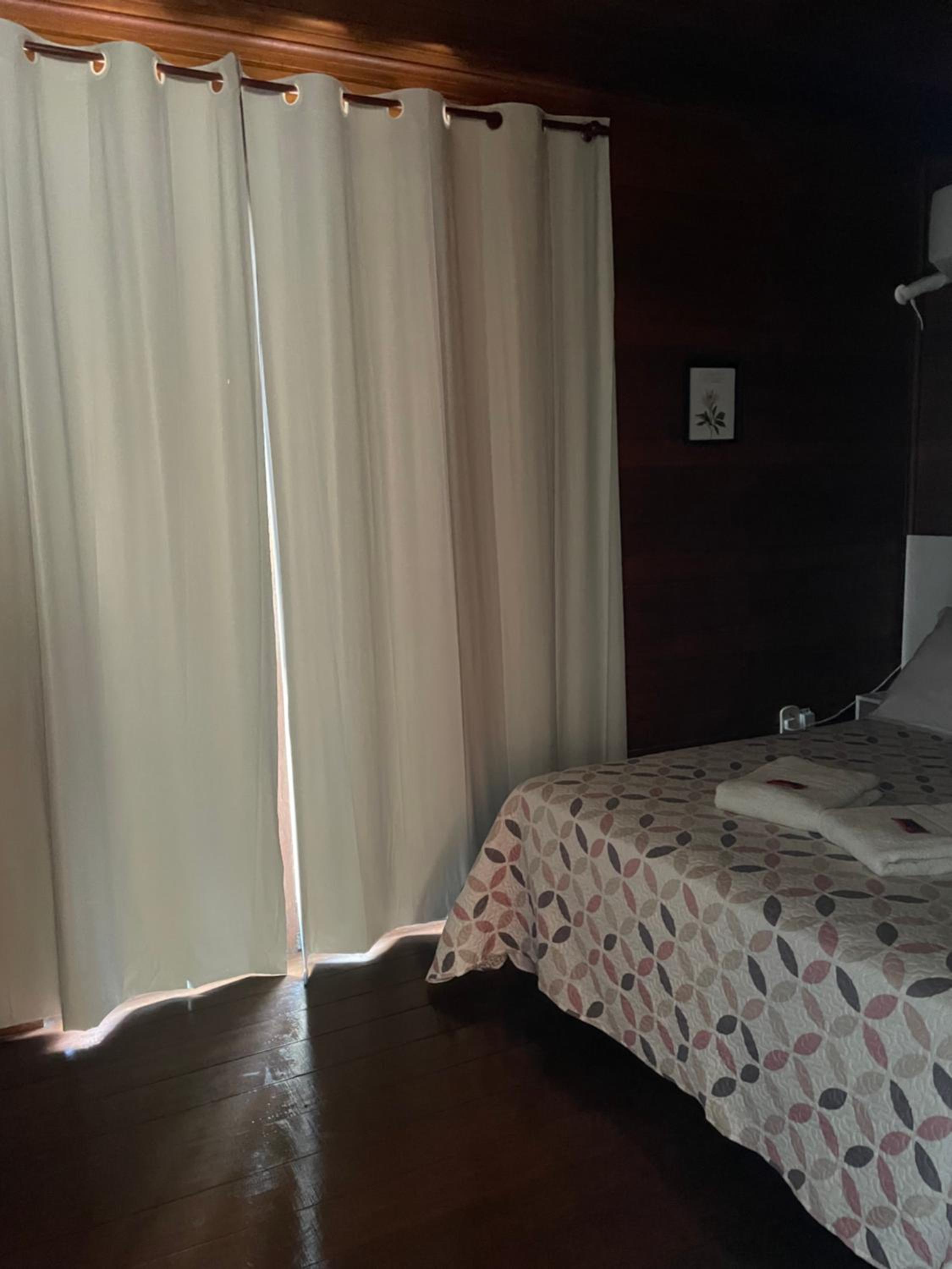 Sobrado com piscina no Santinho