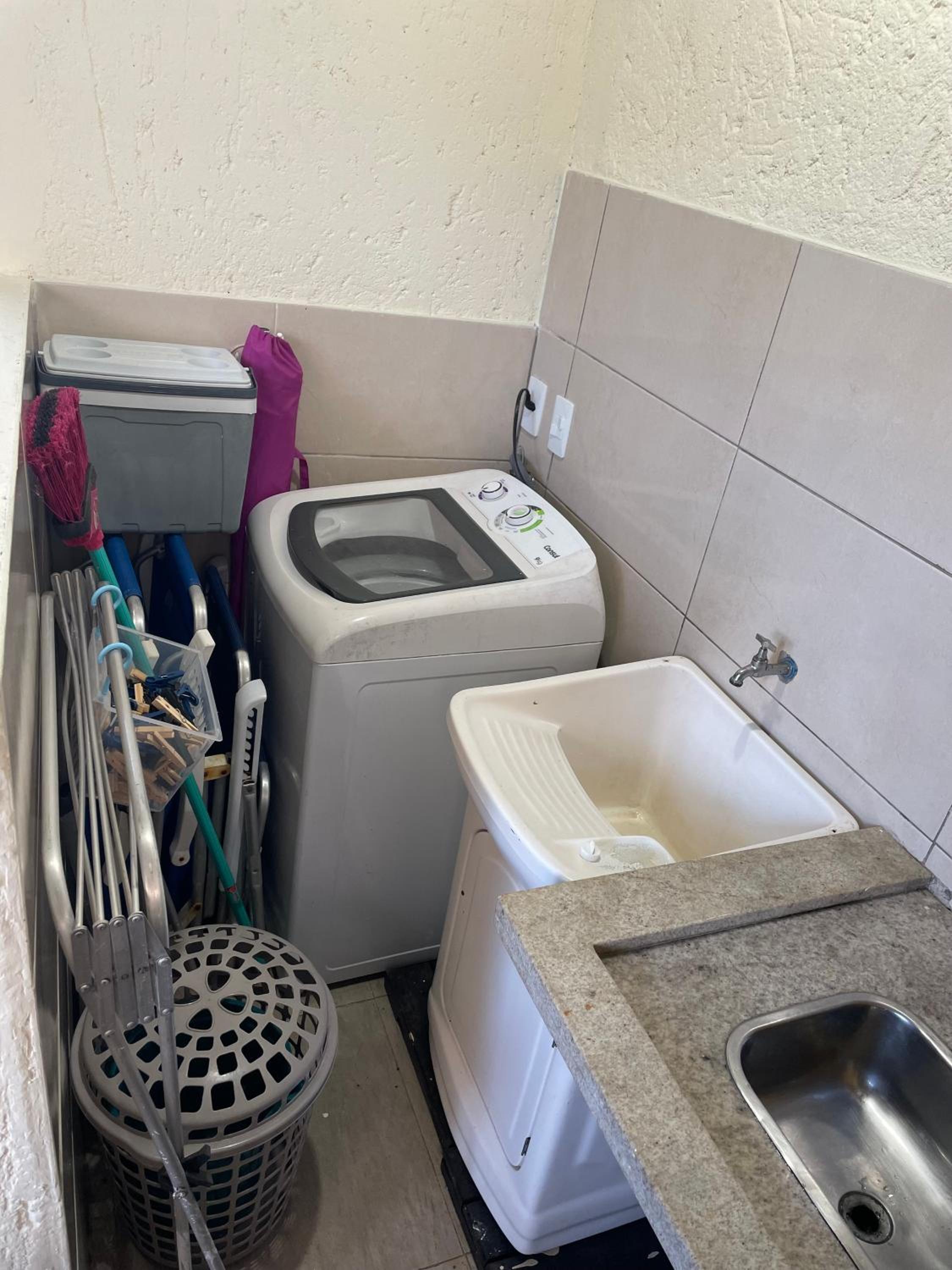 Sobrado com piscina no Santinho