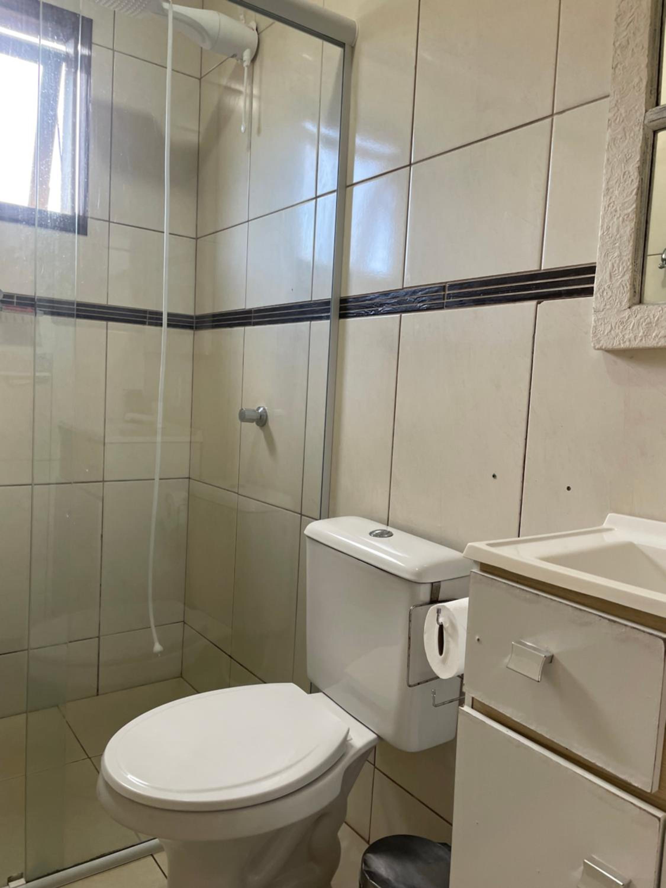Sobrado com piscina no Santinho