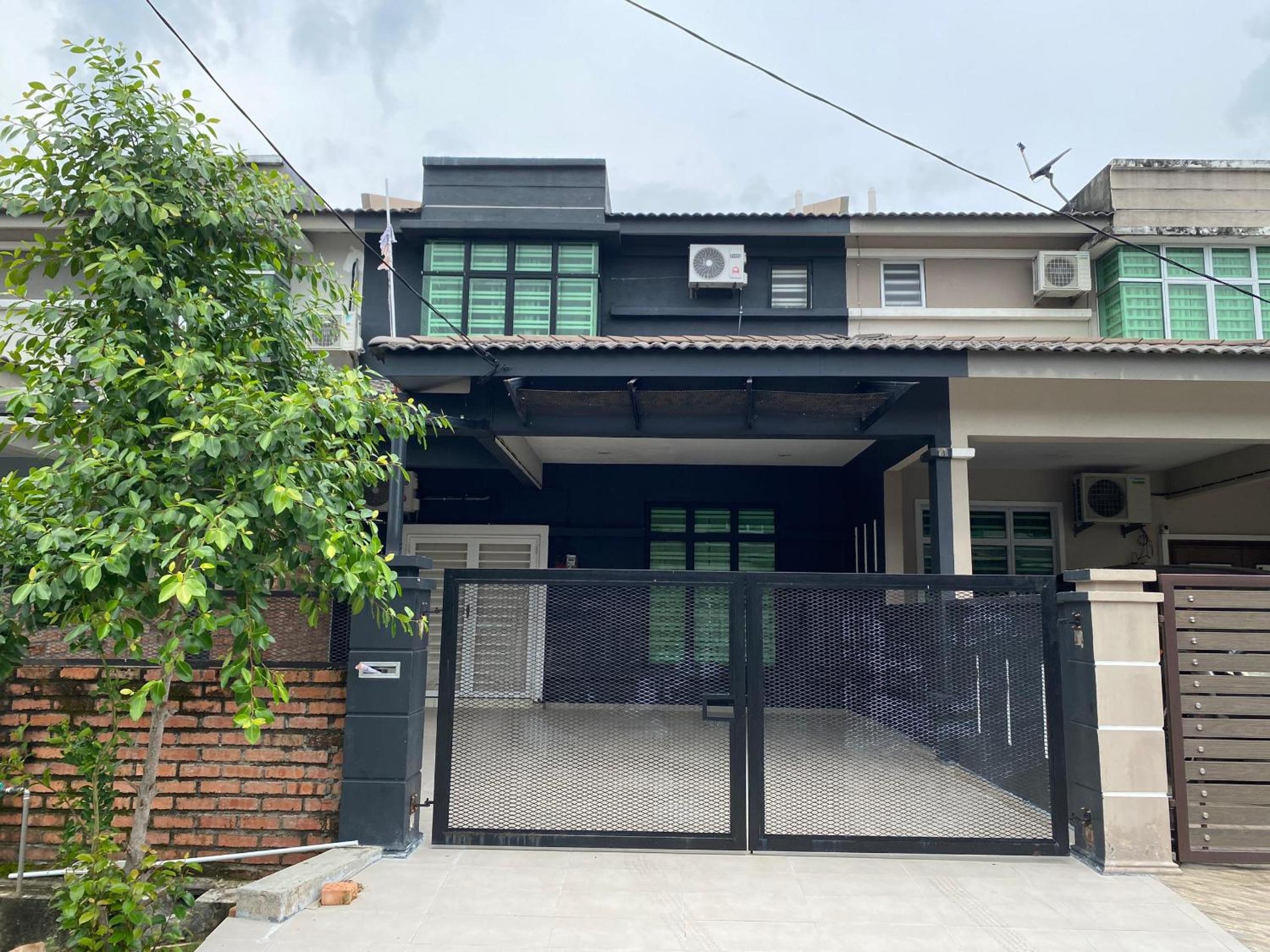 Kuza Homes Batu Berendam photo 1