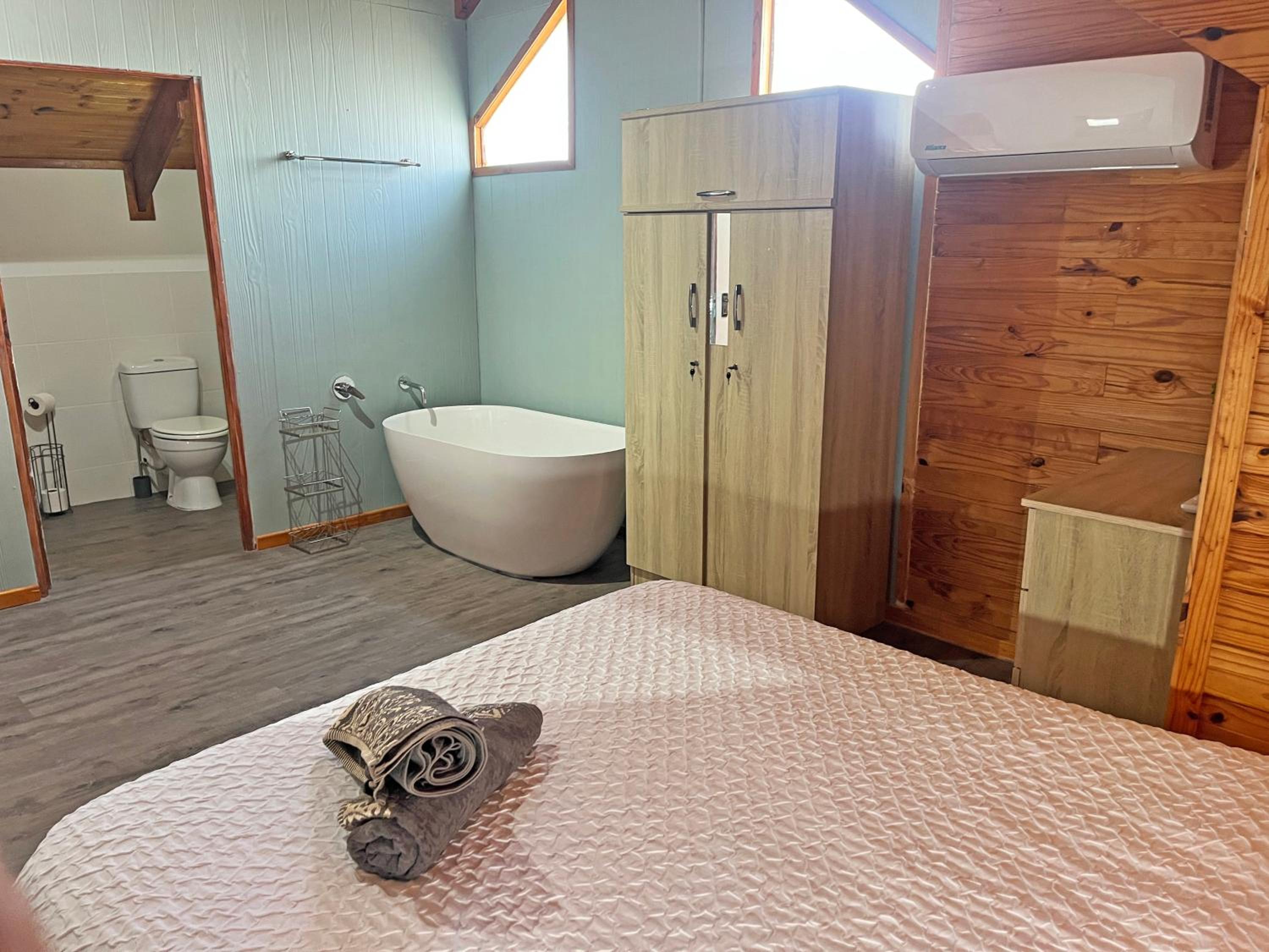 Jeffreysbay charming wooden house close to beach