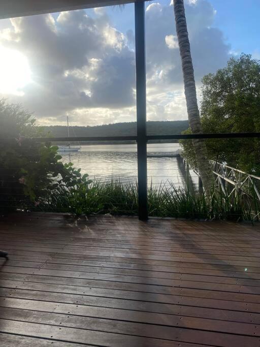 Waterfront, Deep Water Pontoon, views to Straddie