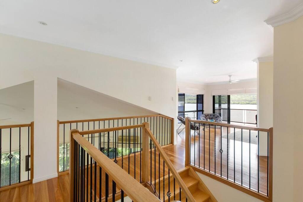 Waterfront, Deep Water Pontoon, views to Straddie