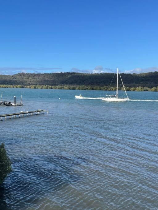 Waterfront, Deep Water Pontoon, views to Straddie