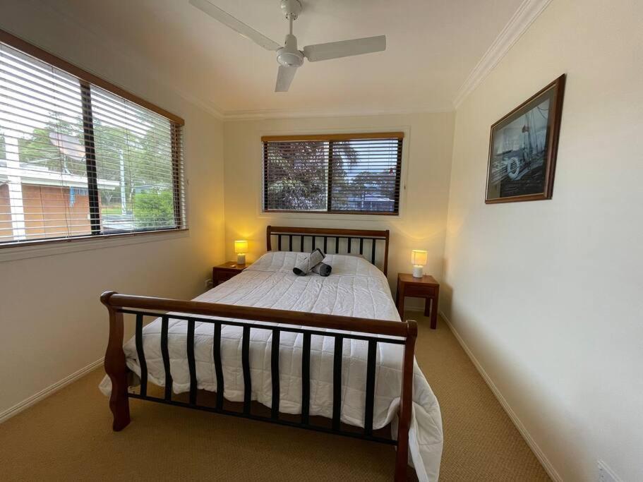 Waterfront, Deep Water Pontoon, views to Straddie