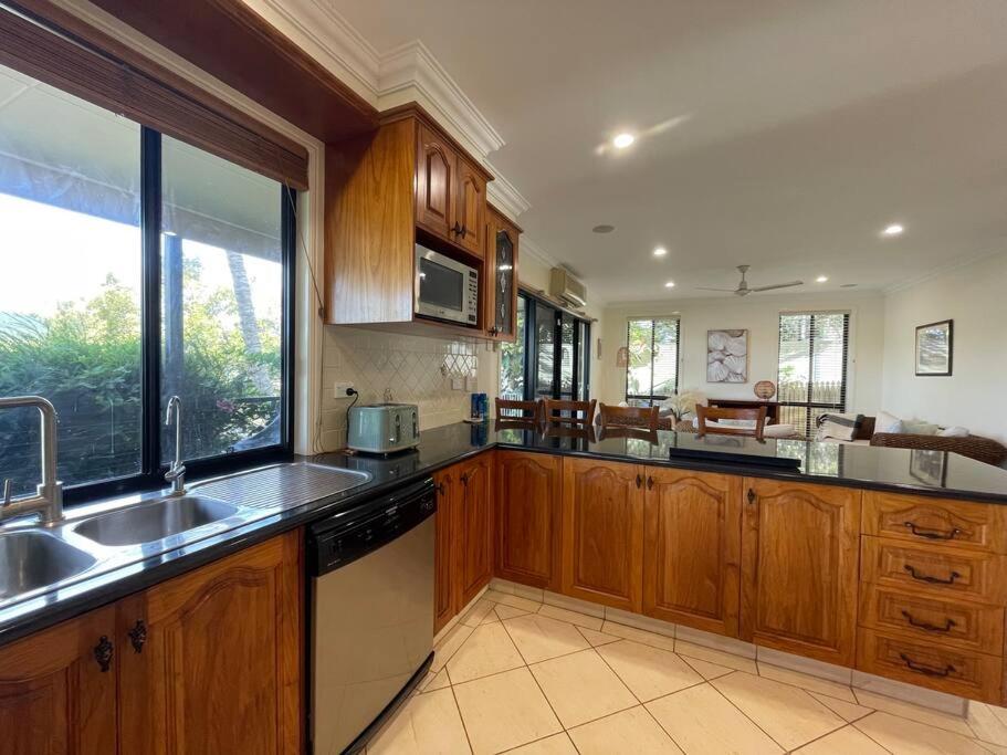 Waterfront, Deep Water Pontoon, views to Straddie