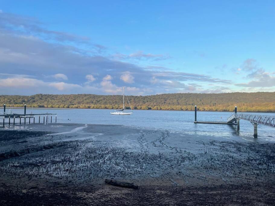 Waterfront, Deep Water Pontoon, views to Straddie