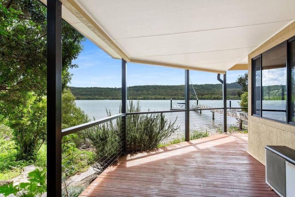 Waterfront, Deep Water Pontoon, views to Straddie